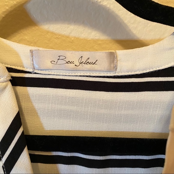 Bou Jeloud White Striped Shark-bite Tunic Small - Picture 4 of 16